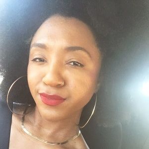 Meet your Posher, Robyn